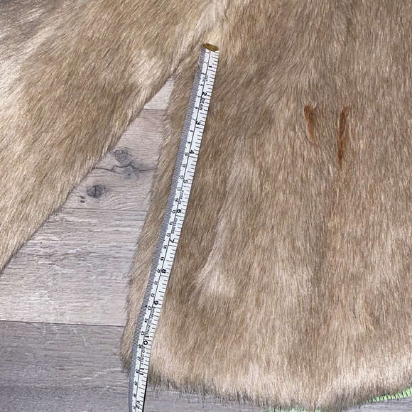 Vintage faux fur vest - Picture 7 of 9